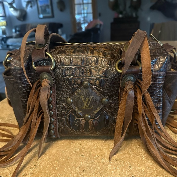 Running Roan repurposed Louis Vuitton Brown Crocodile Leather Fringe Bag - Picture 3 of 3